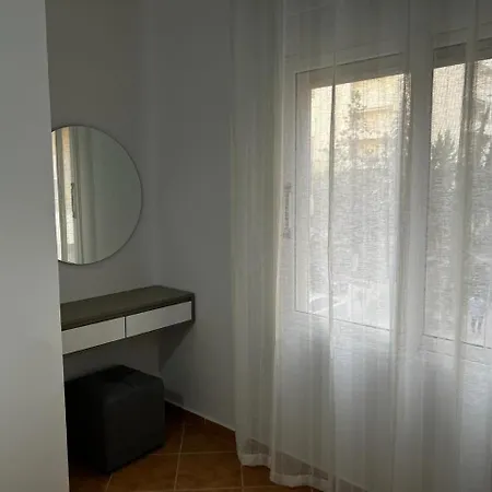 Albert Apartment *